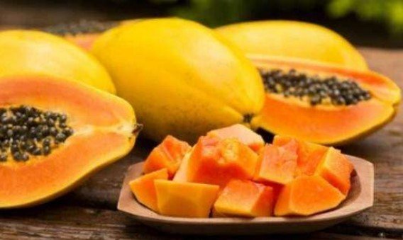 Unlocking the Benefits: 5 Reasons to Eat Papaya on an Empty Stomach